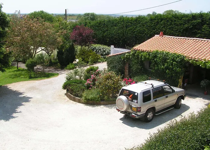 Oda ve Kahvaltı D'hotes La Forterie 3*