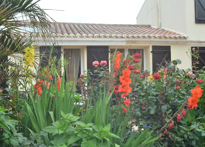 Oda ve Kahvaltı D'hotes La Forterie 3*